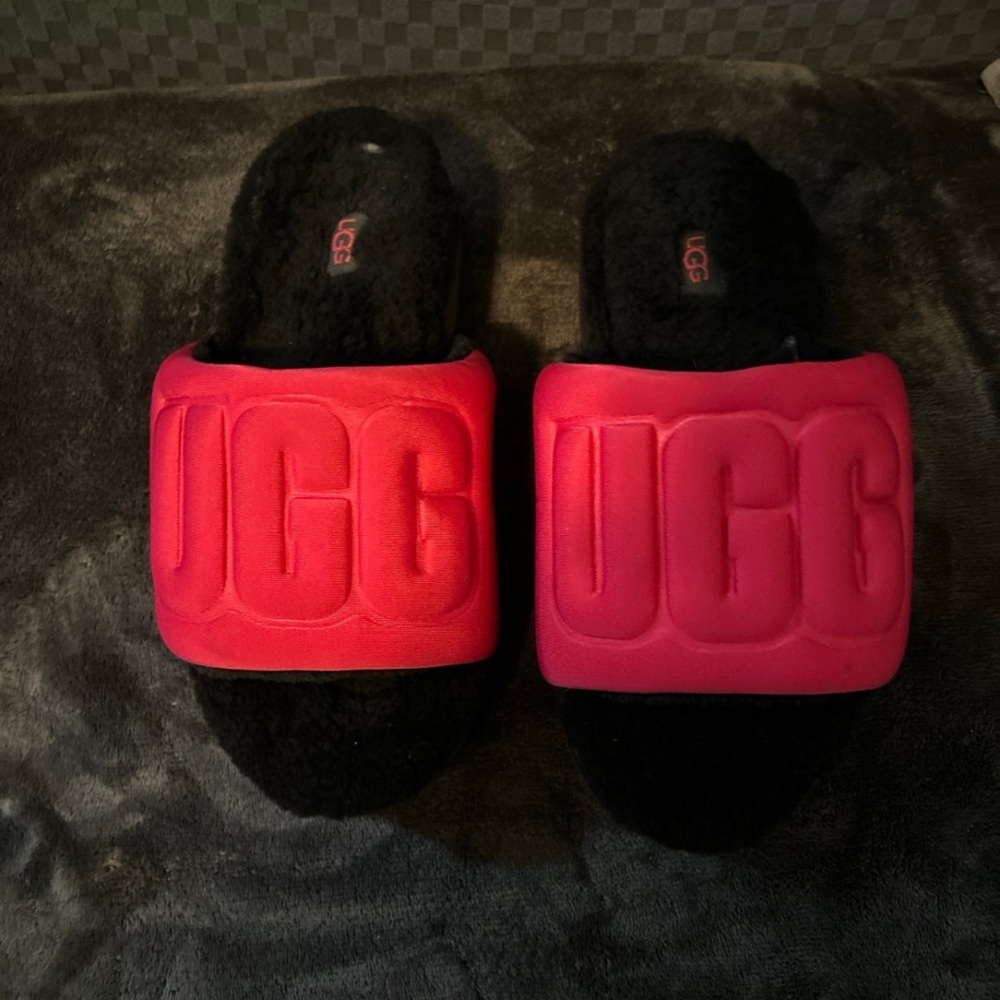 UGGS